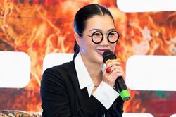 Hoa khôi Kim Oanh - em gái ca sĩ Thu Phương - tái xuất sau nhiều năm vắng bóng