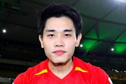 Tiền đạo Đình Bắc bị thay thế