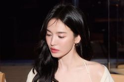'Chị đẹp' Song Hye Kyo khoe visual mướt mắt ở tuổi 45
