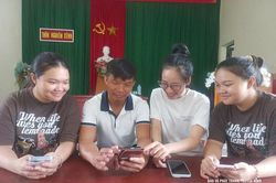 Cử nhân trẻ làm cán bộ thôn