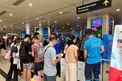 Gần 4.000 lượt khách/ngày làm thủ tục bằng sinh trắc học tại sân bay Nội Bài