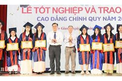Trường Cao đẳng Y tế Kiên Giang trao bằng cho 437 tân cử nhân, kỹ thuật viên y tế
