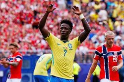 Real Madrid thất thế trên bàn đàm phán: Vinicius Junior nắm quyền tự quyết tương lai