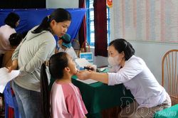Khám sức khỏe miễn phí cho học sinh trên địa bàn phường Điện Biên Phủ