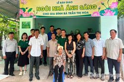 Xã Mỹ An Hưng: Bàn giao 'Ngôi nhà Ánh sáng' cho hộ khó khăn
