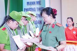 Bế giảng Chương trình 'Học làm chiến sĩ Công an' năm 2026