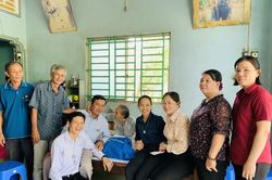 Xã Đốc Binh Kiều: Trao tặng gần 480 phần quà tri ân gia đình chính sách