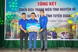 Tổng kết Chiến dịch Mùa hè xanh 2026, trao hàng trăm suất quà cho người dân vùng biên Tùng Vài