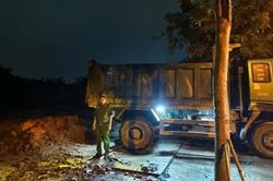 Công an Hà Nội ngăn 3 vụ đổ chất thải trái quy định