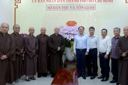 Ban Trị sự Phật gi&aacute;o TP.HCM ch&uacute;c mừng Ng&agrave;y truyền thống ng&agrave;nh Quản l&yacute; nh&agrave; nước về t&ocirc;n gi&aacute;o