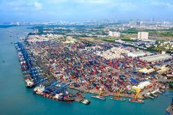 Đối thoại gỡ vướng cho doanh nghiệp hàng hải