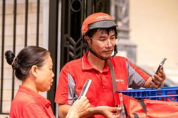 Viettel Post giảm 30% lãi nửa đầu năm, tiền gửi ngân hàng tăng gấp 3 lần