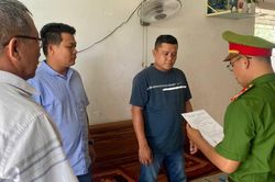 Hai chủ cơ sở sản xuất cà phê bị khởi tố cùng một tội danh