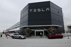 Tesla bác tin tách hoạt động tại Trung Quốc để sáp nhập với SpaceX