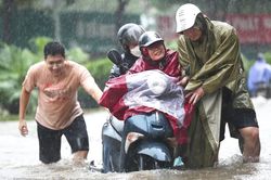Tin mưa dông kéo dài ở miền Bắc và dự báo thời tiết Hà Nội 10 ngày