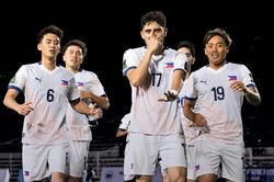 Philippines ngược d&ograve;ng thắng L&agrave;o 4-1, chủ nh&agrave; ch&iacute;nh thức bị loại