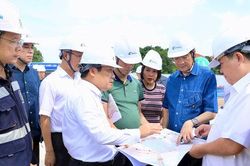 Chủ tịch UBND TP Hà Nội Vũ Đại Thắng kiểm tra tiến độ các dự án đường Đặng Thai Mai, Nhà hát Ngọc Trai