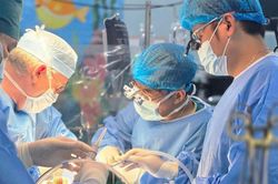 Ca ghép gan đầu tiên tại khu vực phía Nam cho bệnh nhi ung thư biểu mô tế bào gan