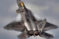 Cuộc đối đầu giữa hệ thống S-400 Nga với tiêm kích F-22 và F-35 Mỹ vẫn chưa có lời giải