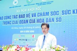 Thứ trưởng Thường trực Bộ Y tế: Chăm sóc người cao tuổi phải lấy dự phòng và cộng đồng làm nền tảng