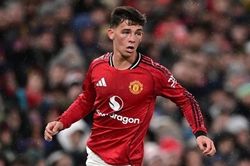 Shea Lacey gõ cửa đội một MU