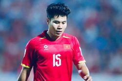 Hậu vệ Trương Tiến Anh nhận tin buồn