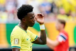 Vinicius và bước nhảy quyền lực của Arsenal