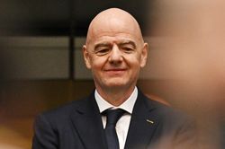 Chủ tịch FIFA Infantino giàu đến mức nào?