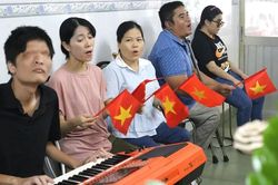 Nơi tiếng hát vượt nỗi đau số phận