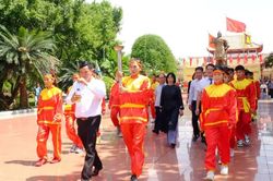Rước lửa thiêng trước 'đại hội võ lâm' quốc tế tại Gia Lai