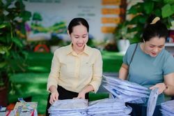 Trao yêu thương, tiếp sức học sinh khó khăn đến trường
