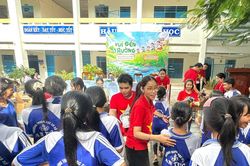 Chương trình 'Vui đến trường' lan tỏa yêu thương trong học sinh vùng dân tộc