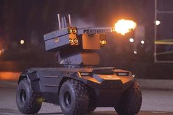 Xem robot tự hành cùng Cảnh sát đặc nhiệm nổ súng tiêu diệt mục tiêu khủng bố