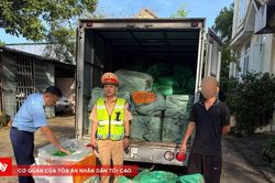Ngăn chặn 1,7 tấn thực phẩm đông lạnh không rõ nguồn gốc