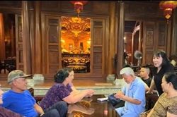 Cụ ông 92 tuổi ở Nghệ An tặng tiền, vàng cho 41 con cháu, nhắn nhủ điều xúc động