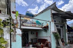 Nổ lớn lúc rạng sáng ở TPHCM, 2 người bị thương, 3 căn nhà hư hỏng