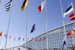 Mỹ rời vị trí lãnh đạo nhóm viện trợ Ukraine của NATO