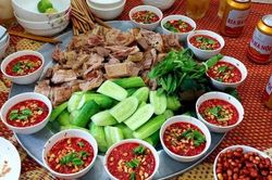 Ăn tiết canh, cụ bà 69 tuổi nhập viện vì nhiễm trùng đường ruột
