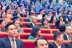 Ph&oacute; Chủ tịch UBND tỉnh Nghệ An Ph&ugrave;ng Th&agrave;nh Vinh dự Hội nghị Ngoại vụ to&agrave;n quốc lần thứ 22