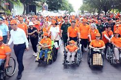 Trên 5.000 người tham gia đi bộ vì nạn nhân chất độc da cam