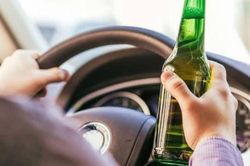 Nhiều lần lái xe khi say rượu, nam tài xế Mỹ lĩnh án 50 năm tù