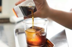 Người bị tăng huyết áp có thể uống cà phê hàng ngày?