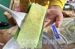 Lạ mắt tuyệt kỹ làm bánh rây của nghệ nhân Khmer
