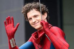 Tài sản gần 2.000 tỷ đồng của 'Người Nhện' Tom Holland