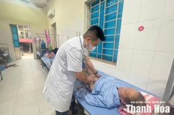 Những bác sĩ trẻ 'về ngược'