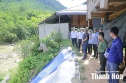 Người dân bản Pha Phanh mong sớm có nơi ở an toàn