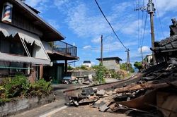 Nhiều nhà máy và cảng biển tại Kumamoto phải đóng cửa do động đất