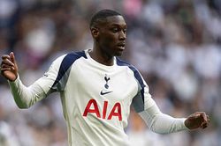 Juventus hoàn tất thương vụ Randal Kolo Muani từ PSG với tổng giá trị 50 triệu euro