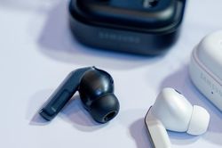 Galaxy Buds 4 Pro sống sót sau 50 phút giặt máy: Bí quyết xử lý và giới hạn IP57