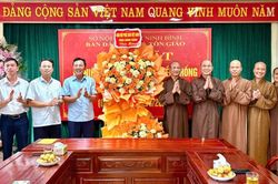 Ninh Bình: Ban Trị sự GHPGVN tỉnh chúc mừng Ban Dân tộc và Tôn giáo tỉnh nhân ngày truyền thống